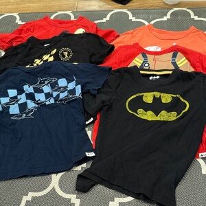 Lot of 6 used GAP Kids Graphic T-Shirts - Red, Black, and Blue. Size 5T